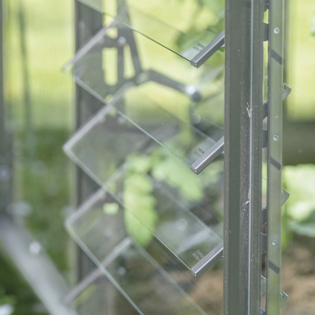 Lamellenlüfter aus naturbelassenem Aluminium für die Gewächshäuser Icon Planthouse – Halls